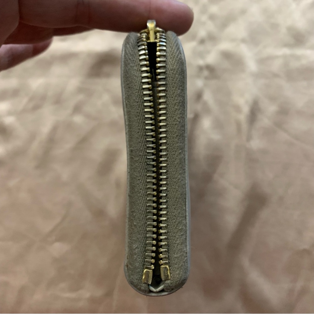 Prada Grey zippy long wallet - Picture 4 of 11
